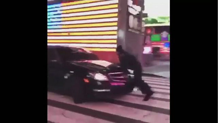 NYPD officer injured when driver flees scene in Midtown NYPD officer injured when driver flees scene in Midtown