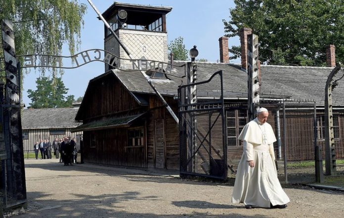 pope-auschwitz