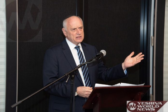 Malcolm Hoenlein speaking at Lakewood meeting