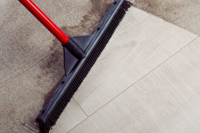 mop