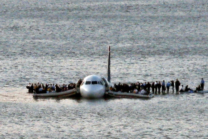 miracle-on-the-hudson-plane-evacuation