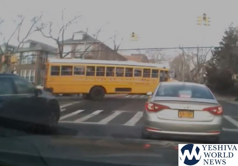 WATCH Boro Park School Bus Drives Through Red Light The Yeshiva World