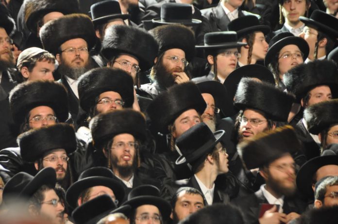 Shtreimel_2b-696x462