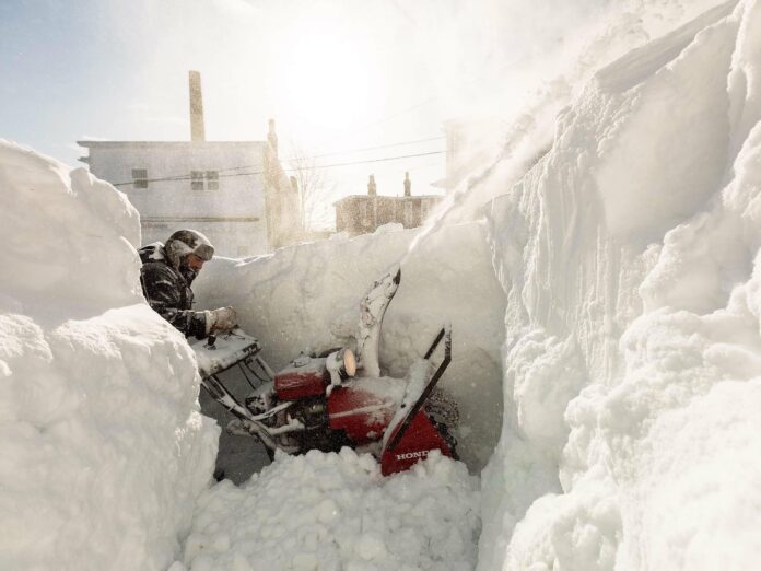 MUST WATCH TimeLapse Footage Of RecordBreaking Blizzard In Canada