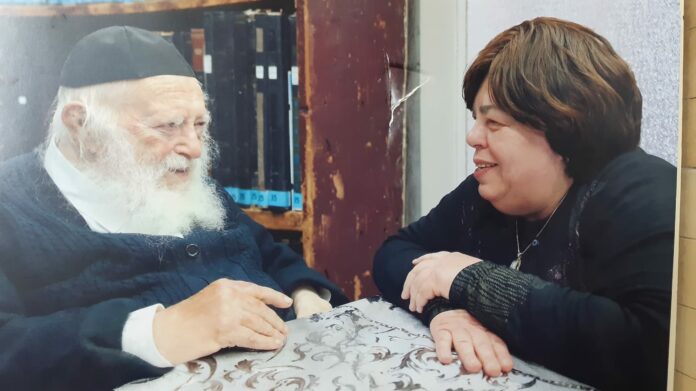 rebbetzinkoledetzky-1599225752547-1