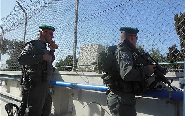 כוננות-יום-שישי-בצהרים-003-640x400