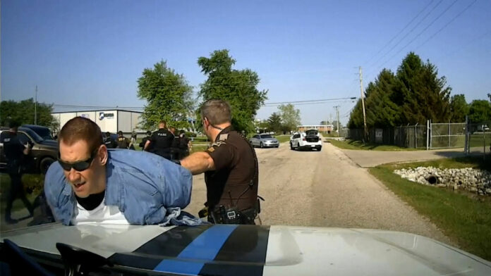 f_mo_casey_dashcam_220510.00_00_34_01.Still001-thb18t