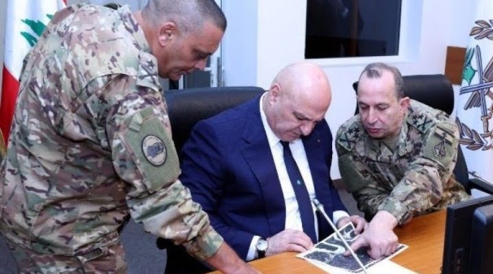 Lebanese President Aoun with the Army Commander, General, and the Commander of the Southern Litani Sector, Nicola Thabet. Photo: Lebanese News Agency