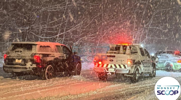 Rockland Chaverim operating during Blizzard 

(Photo via Monsey Scoop)
26