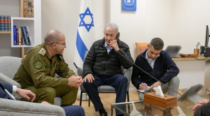 Prime Minister Binyamin Netanyahu and incoming Mossad chief Roman Gofman ordering the assassinations of Ali Larijani and other top Iranian officials, March 16, 2026. (Maayan Toaf/GPO)